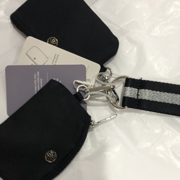 Gaiam essentials 2pack black duo wristlet with black silver wrist strap new - Picture 10 of 11